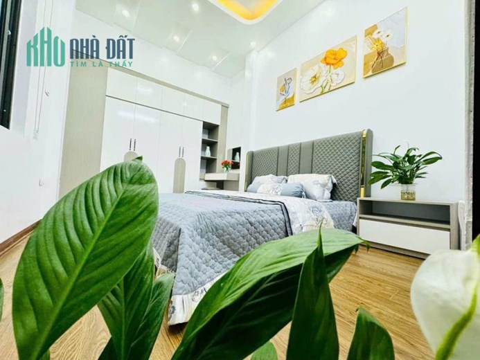 khương trung, Thanh xuân,40m² x 4 tầng,gần phố,mặt tiền rộng, full NT.4.85 tỷ.
