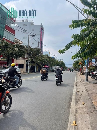 3.6 tỷ - nhà 3 lầu, Đặng Văn Bi - Trường Thọ Thủ Đức- Đường xe hơi - Ngang 4m- Sổ hoàn công chuẩn