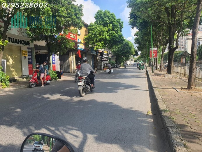 Cần sang nhượng mặt bằng kinh doanh tại số 8C, đường Nguyễn Lân, phường Phương Liệt, quận Thanh