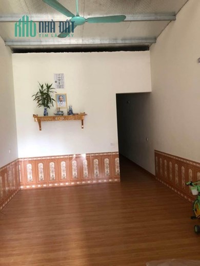 Chính chủ cần bán đất tặng nhà cấp bốn khép kín còn gần như mới Thuộc Thị trấn Đồi Ngô - Lục Nam -