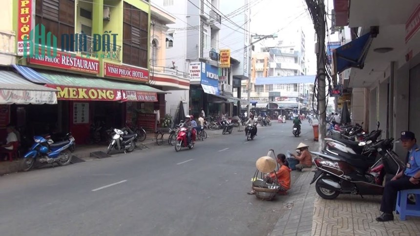 BÁN NHÀ NGUYỄN VĂN HUYÊN CẦU GIẤY - NGÕ THÔNG - Ô TÔ ĐỖ TRƯỚC NHÀ - 51M2 GIÁ CHÀO 12 TỶ.