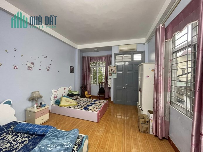 Bán nhà phố Gia Thượng 65m x 3T, lô góc, oto tránh giá nhỉnh 4 tỷ TL. LH: 0936123469