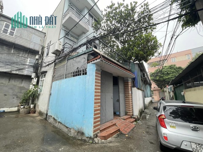 Bán nhà phố Gia Thượng 65m x 3T, lô góc, oto tránh giá nhỉnh 4 tỷ TL. LH: 0936123469