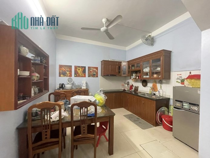 Bán nhà phố Gia Thượng 65m x 3T, lô góc, oto tránh giá nhỉnh 4 tỷ TL. LH: 0936123469