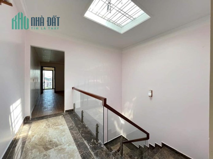 Bán nhà mặt đường 30m Thư Trung - Văn Cao, 90m 4 tầng GIÁ 7.6 tỉ xây độc lập