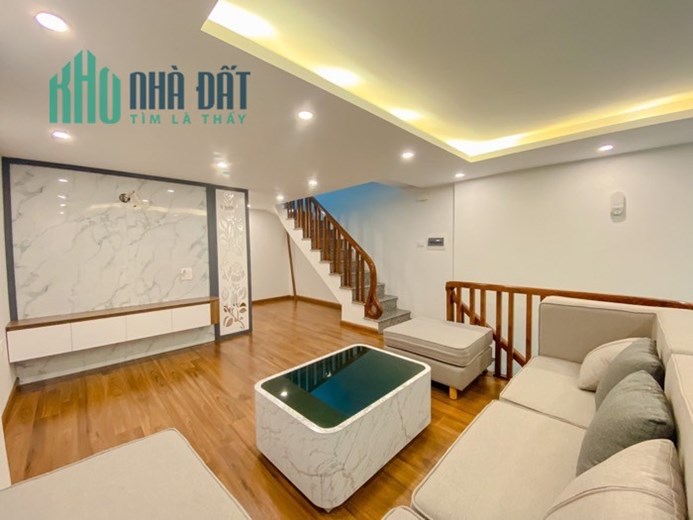 VƯƠNG THỪA VŨ, LÔ GÓC - 7 TẦNG THANG MÁY - MẶT NGÕ CỰC ĐẸP
37m x 7 tầng, MT 4,5m, giá 7,9 tỷ