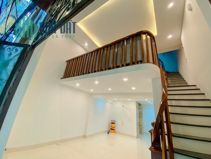 VƯƠNG THỪA VŨ, LÔ GÓC - 7 TẦNG THANG MÁY - MẶT NGÕ CỰC ĐẸP
37m x 7 tầng, MT 4,5m, giá 7,9 tỷ