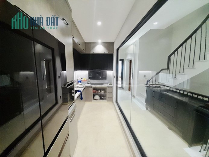 Bán nhà Lạc Long Quân–thang máy- kinh doanh – oto tránh –72m X 7 tầng 14.2 TỶ