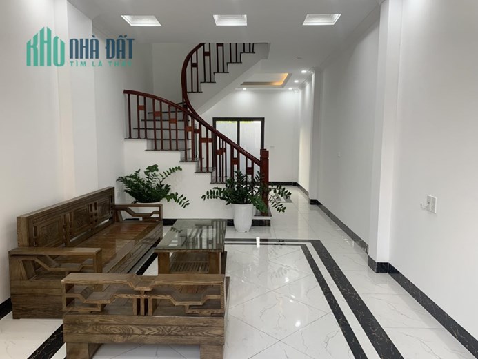 Bán nhà Thạch Bàn Long Biên . 60M x 4T. Ngõ Rộng , 2 Thoáng , Ô Tô . Giá 4 Tỷ