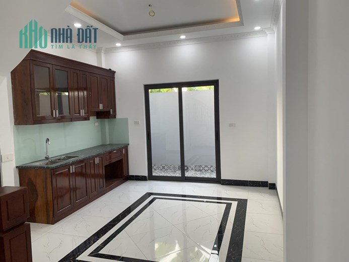 Bán nhà Thạch Bàn Long Biên . 60M x 4T. Ngõ Rộng , 2 Thoáng , Ô Tô . Giá 4 Tỷ