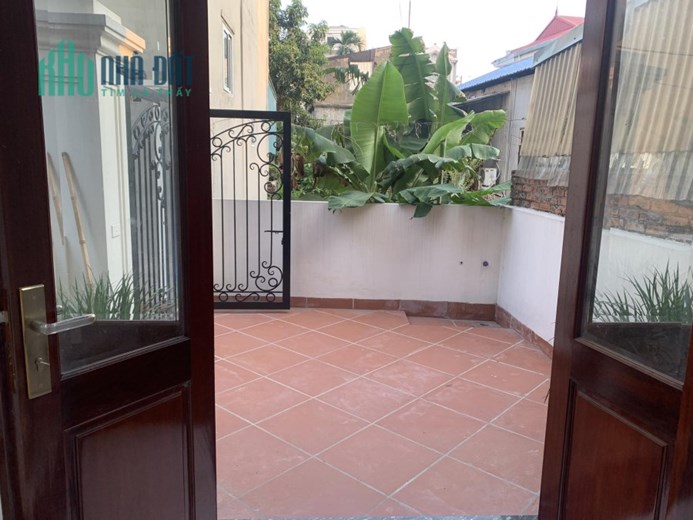 Bán nhà Thạch Bàn Long Biên . 60M x 4T. Ngõ Rộng , 2 Thoáng , Ô Tô . Giá 4 Tỷ
