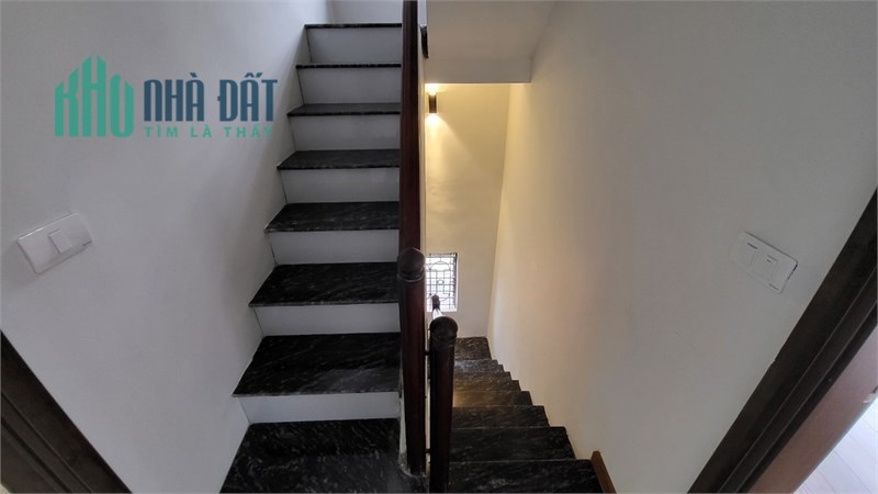 Bán lô góc mặt phố Thái Thịnh, DTSD 40m2 x 5T, MT4,5 m. Mặt bằng kinh doanh giá trị  cao