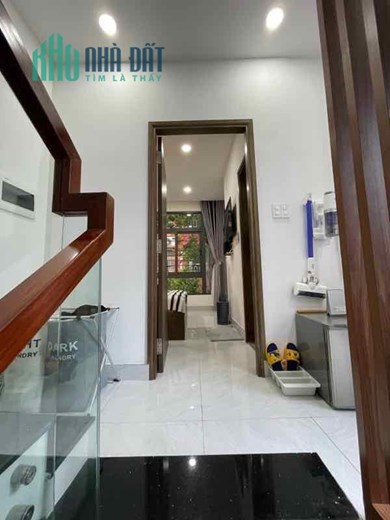Bán nhà đường Ba Tháng Hai, phường 14, quận 10, 30m2, 4 tầng, ngang 5, 7 tỷ 4