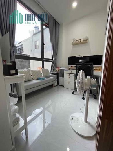 Bán nhà đường Ba Tháng Hai, phường 14, quận 10, 30m2, 4 tầng, ngang 5, 7 tỷ 4
