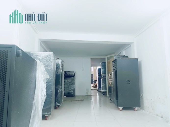 * Bán gấp nhà Âu Cơ Ngân hàng định giá 8ty3 Ngộp Bank 5ty8 Giá Chào 6ty4,74m2 ,3Tầng
