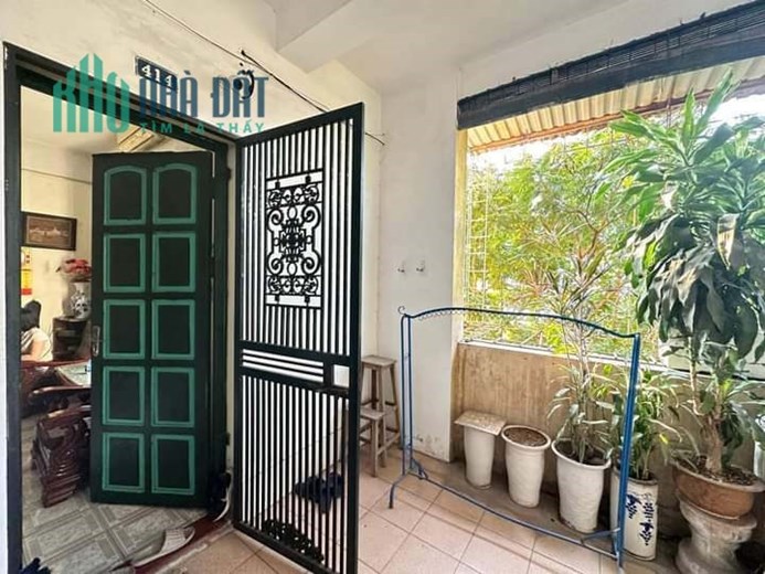 Bán Căn Hộ Tập Thể Lão Thành Cách Mạng 56m2 2 phòng ngủ đầy đủ công năng, giá đầu tư chỉ hơn 2,8 tỷ