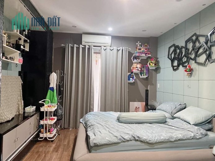 NHÀ MỚI TẶNG FULL NỘI THẤT, OTO NGỦ TRONG NHÀ, ĐÀO TÔNG NGUYÊN NHÀ BÈ