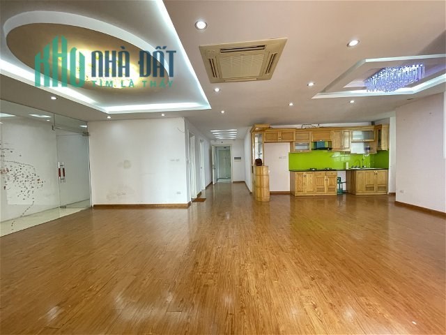 Cần bán 3PN chỉ với 4.4 tỷ, DT 160m2 lô góc view thoáng sổ đỏ CC lâu dài