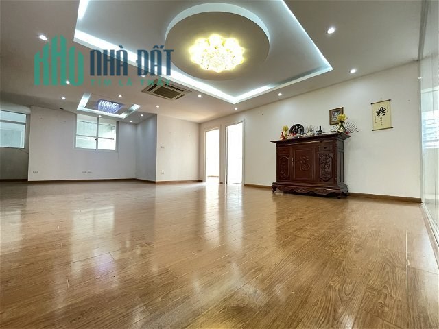 Cần bán 3PN chỉ với 4.4 tỷ, DT 160m2 lô góc view thoáng sổ đỏ CC lâu dài