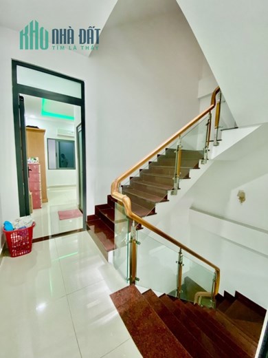 Bán gấp nhà 1/ hẻm oto lũy Bán Bích quận Tân Phú 5 x 18-4tang chỉ 5,55 tỷ TL