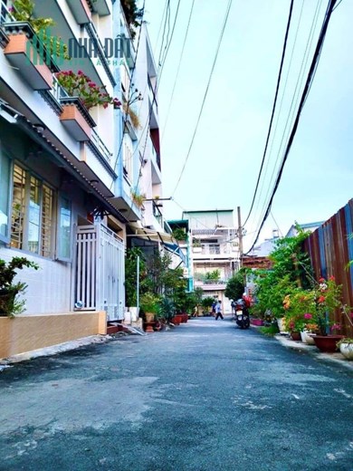 BÁN NHÀ - BÌNH TÂN - GIÁP QUẬN 6 - NHỈNH 3 TỶ - HẺM XE HƠI 6M  - 30m2 - 4 TẦNG - 4PN