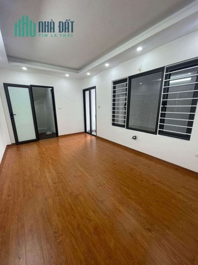 Nhà Lệ Mật, Việt Hưng, đẹp xây mới ở ngay, lô góc thoáng sáng, 30m2x 5 tầng, 3 tỷ