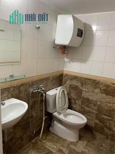 Bán nhà Tô Hiệu: 30,4mx 5 tầng, tặng nội thất, Ở ngay- Giá : 3,5 tỷ