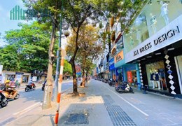 Bán nhà mặt phố Chùa Bộc, Đống Đa 111m x5 tâng, vỉa hè siêu rộng, kinh doanh đỉnh, giá 51  tỷ.