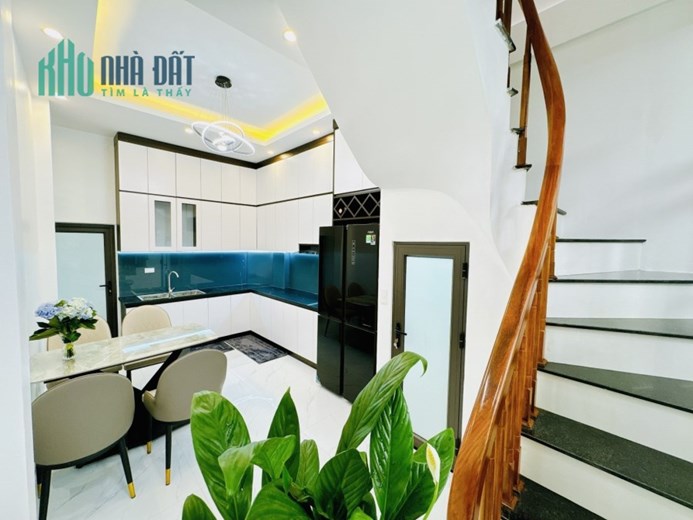 HOT HOT NHÀ ĐẸP CẦN BÁN NHANH NGÕ RỘNG OTO TRÁNH HAI MẶT THOÁNG 45M PHƯƠNG MAI , ĐỐNG ĐA CHỈ NHỈNH