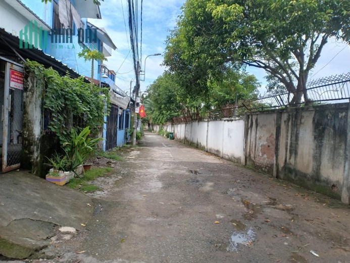 Bán gấp nhà hẻm xe hơi, Nguyễn Văn Tăng, Long Thạnh Mỹ Thủ Đức, gần chợ, 90m2, giá cưa đến 4 tỷ.