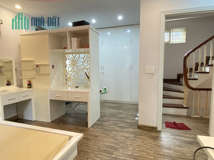 BÁN GẤP NHÀ QUẬN HAI BÀ TRƯNG – OTO TRÁNH – SỔ RIÊNG – 40M2 X 5 TẦNG X 4.5 TỶ