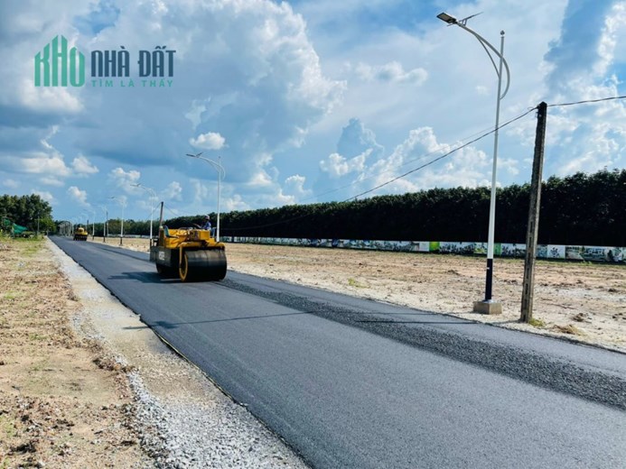 cần bán nhanh lô đất 200m2 full thổ ngay cạnh trường tiểu học dân cư hiện hữu giá chỉ 3,5tr/m2.