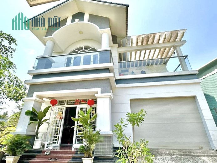 HOT! GIẢM NÓNG 37 TỶ CÒN 73 TỶ-BIỆT THỰ SÂN VƯỜN ĐẤT RỘNG 7000M2 CÒ BAY THẲNG CÁNH-TRƯỜNG THẠNH TP