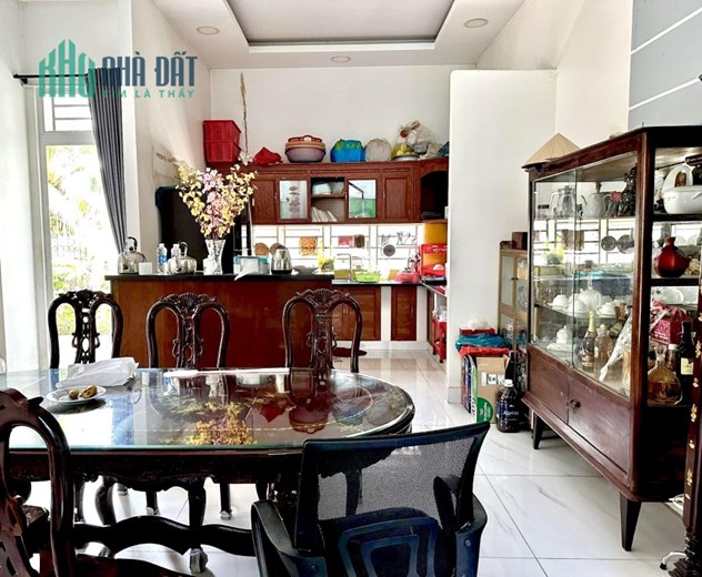 HOT! GIẢM NÓNG 37 TỶ CÒN 73 TỶ-BIỆT THỰ SÂN VƯỜN ĐẤT RỘNG 7000M2 CÒ BAY THẲNG CÁNH-TRƯỜNG THẠNH TP