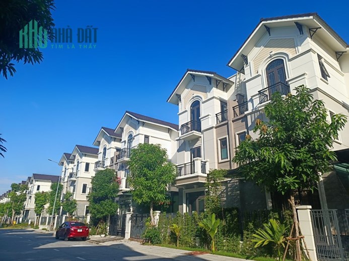 Bán nhanh căn Villa 135m2 giá rẻ gọi ngay 0988447838 làm việc chính chủ.