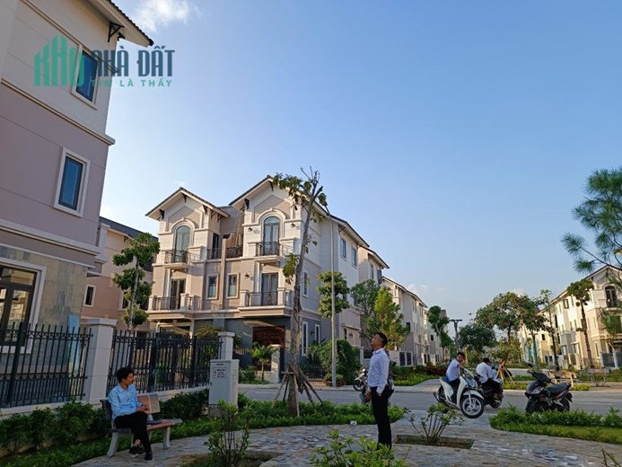 Bán nhanh căn Villa 135m2 giá rẻ gọi ngay 0988447838 làm việc chính chủ.