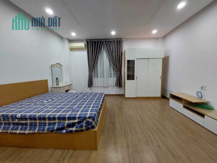 Bán nhà 3 tầng đường B3, KĐT VCN Phước Long, hướng đông nam, mặt tiền đường 13m, không dính hố ga,