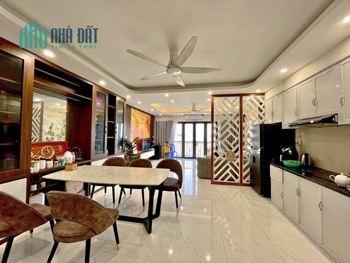 Bán nhà Mặt ngõ Đào Tấn giá 17.5 tỷ, DT 80m2, KD tốt, oto vào