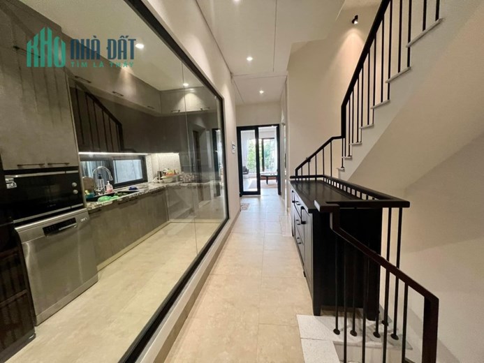 Nhà đẹp Ngọc Thuỵ, Long Biên, oto ra vào rộng thoáng, 86m2x 6t thang máy, 12 tỷ