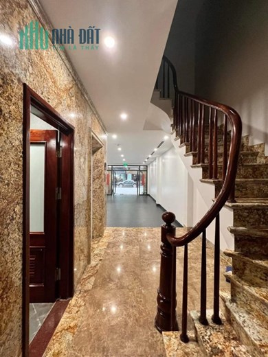 Chính chủ cho thuê nhà căn góc Mới 112m2x 5T, Kinh Doanh, VP, Kim Liên- 35 Tr