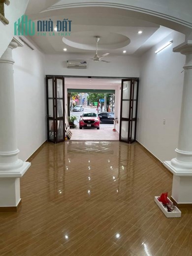 Bán nhà 3 tầng tại Nguyễn Công Trứ, Liên Bảo, Vĩnh Yên Giá : 5,x tỷ( x nhỏ).