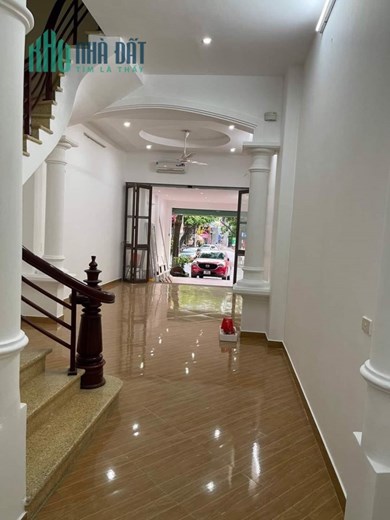 Bán nhà 3 tầng tại Nguyễn Công Trứ, Liên Bảo, Vĩnh Yên Giá : 5,x tỷ( x nhỏ).