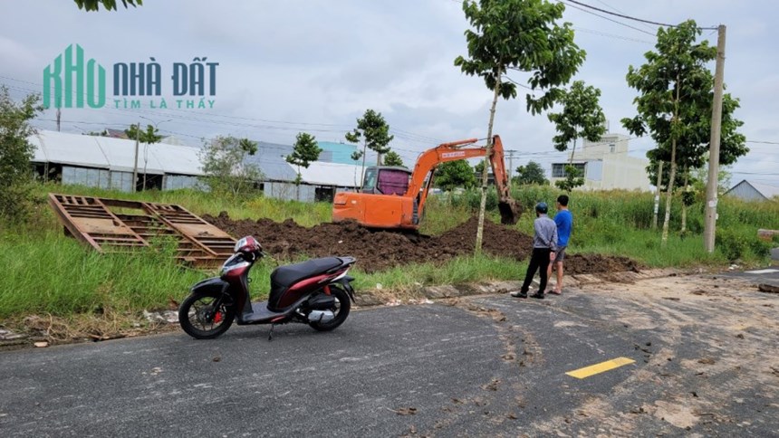 ĐẤT ĐẸP - GIÁ TỐT Cần Bán Nhanh Lô Đất Mặt Tiền Tại Khu dân cư Định An Chợ Sóc Ven Gò Quao