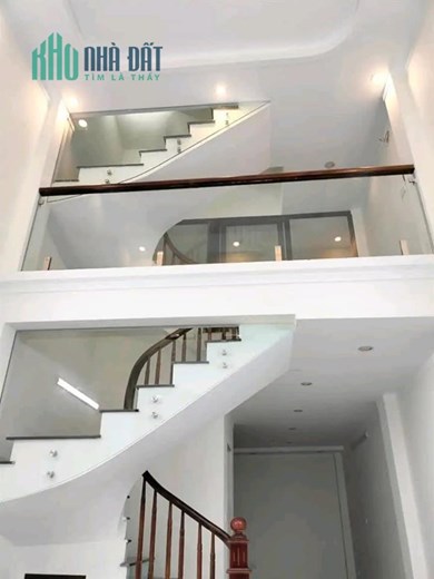 NHÀ TT ĐÔNG ANH - NGÕ THÔNG - TÔ VÀO NHÀ - Ô CHỜ THANG MÁY 70M 4TẦNG GIÁ 4.X TỶ.