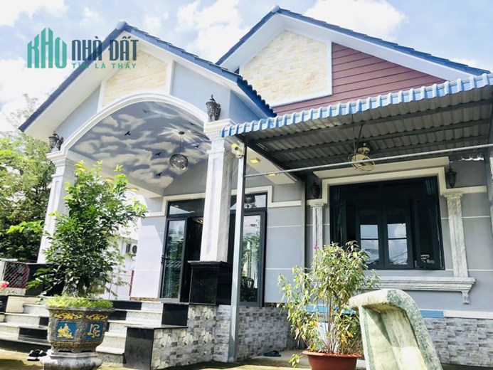 Cần bán biệt thự 420m2 sân vườn mái thái cực đẹp Nhị Bình , Hóc Môn , giá siêu rẻ 