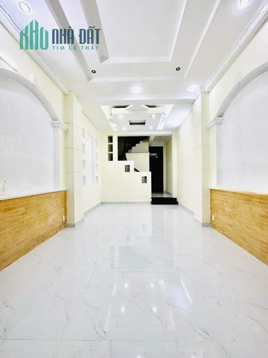 NGỘP BÁN GẤP NHÀ HXH TRÁNH P.BẾN THÀNH QUẬN 1 - VÀI BƯỚC RA ĐẾN CHỢ BẾN THÀNH.