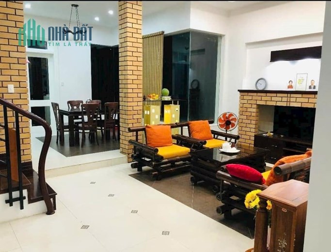 Bán gấp căn nhà đường Nguyễn Thị Minh Khai trung tâm TP vũng  tàu giá tốt