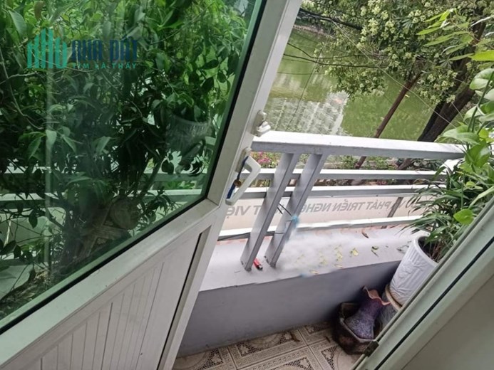 Bán nhà phố Cầu giấy- 45m x5T- view hồ- ott- KD đỉnh- nhỉnh 12 tỷ