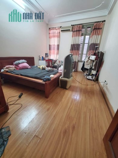 Bán nhà phố Cầu giấy- 45m x5T- view hồ- ott- KD đỉnh- nhỉnh 12 tỷ