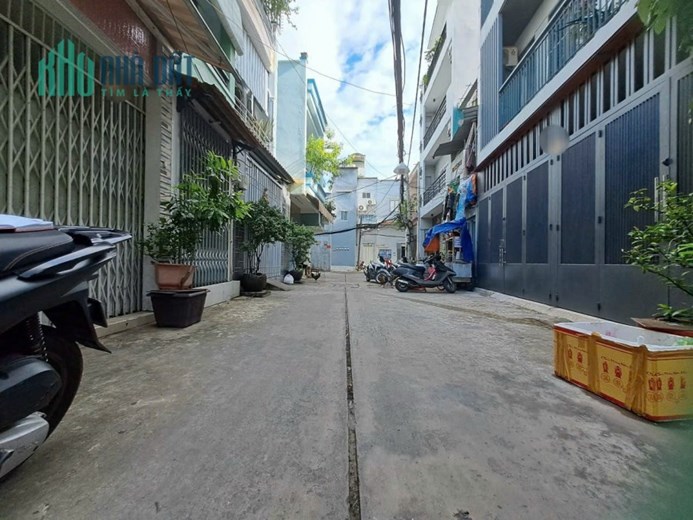 Gấp bán nhà HXH Lạc Long Quân Quận 11, 4 Tầng nở hậu chỉ 5 tỷ xíu